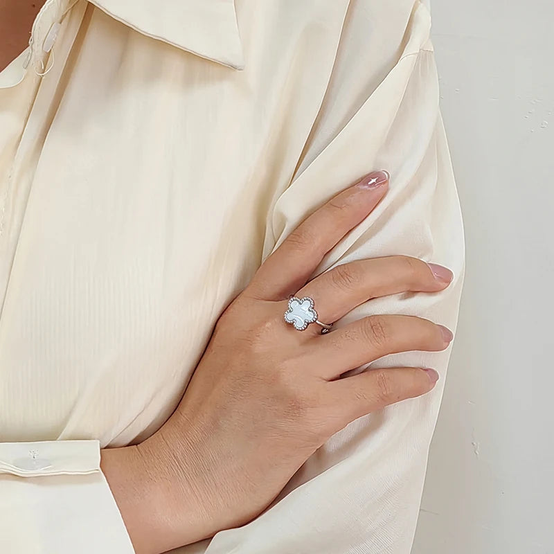 Bague fleur ajustable argent
