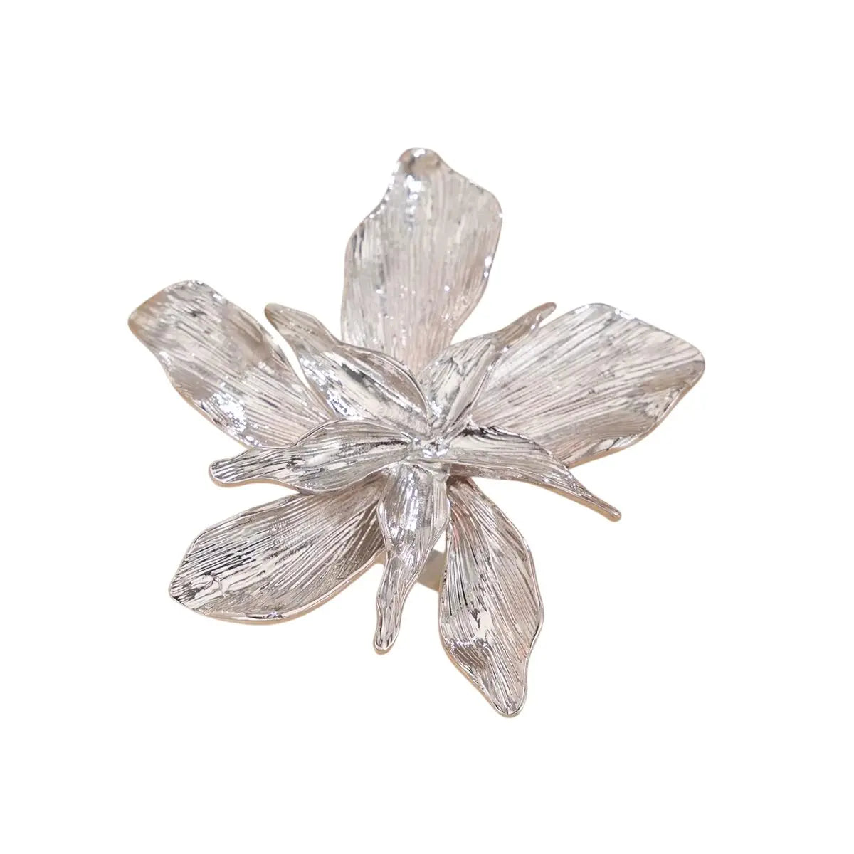Bague fleur argentée design