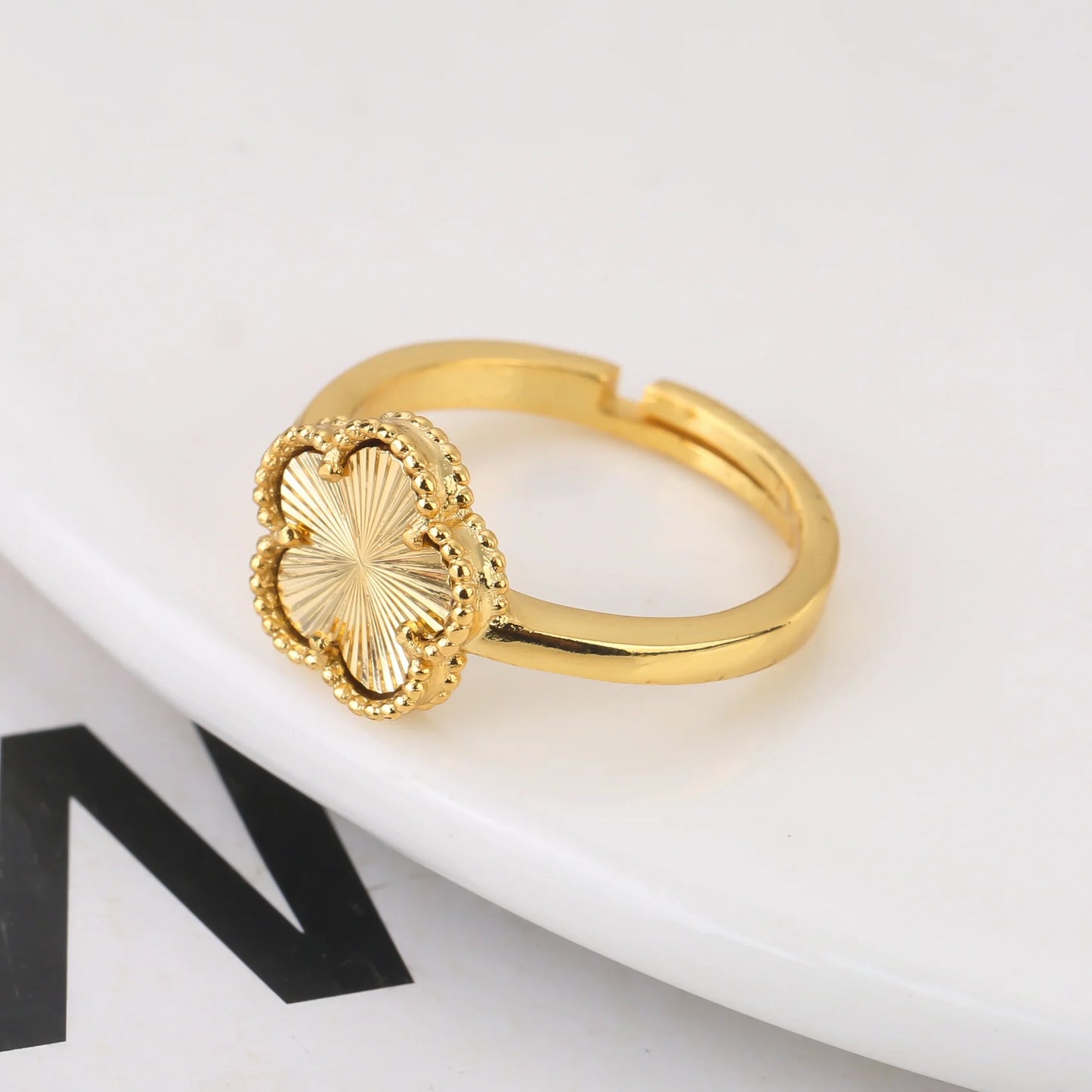 Bague fleur dorée