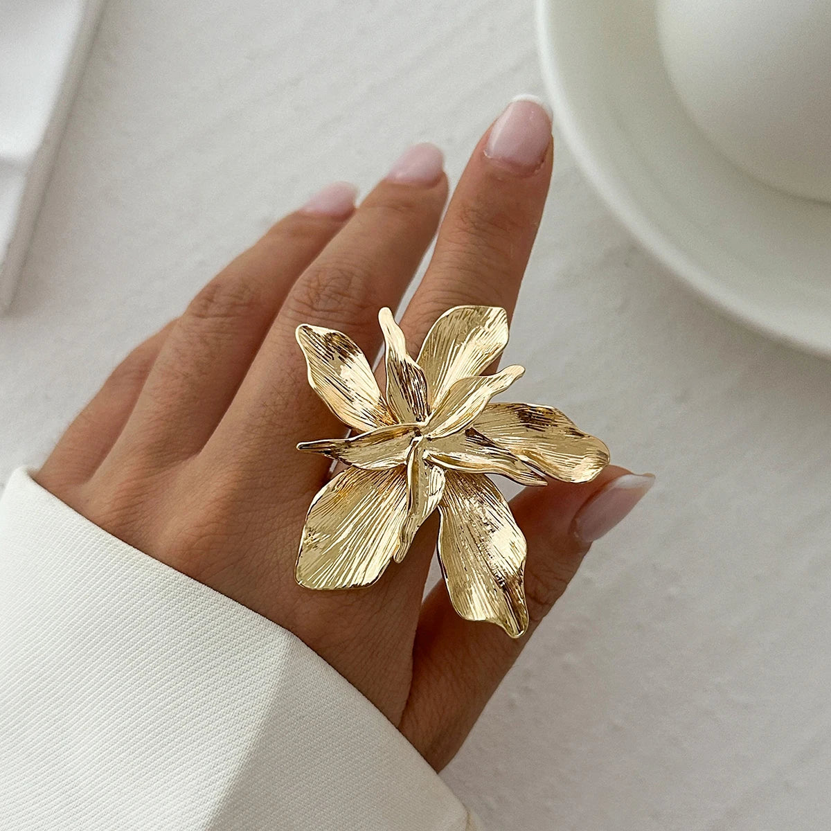 Bague fleur dorée design