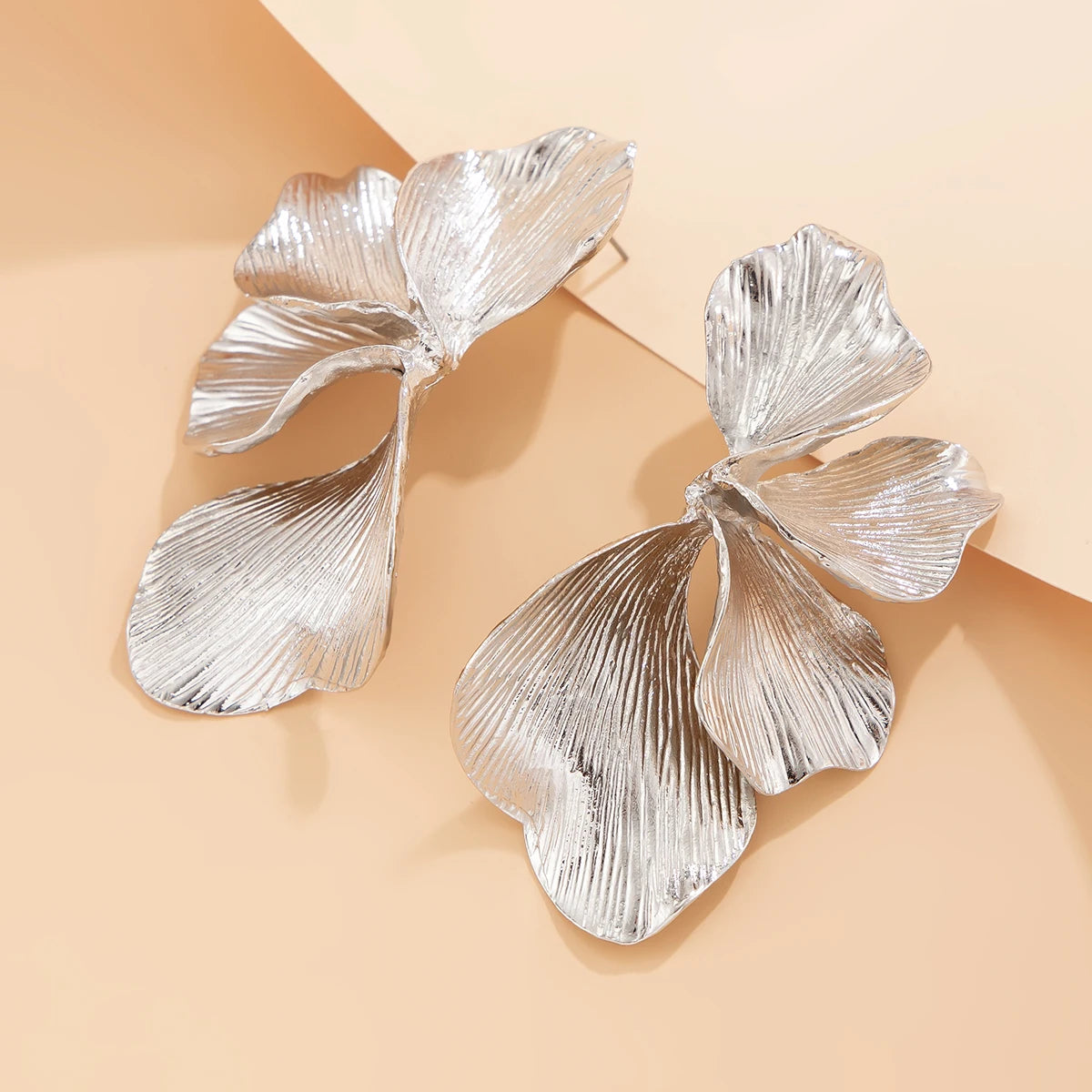 Boucles d'oreilles pétales argentées