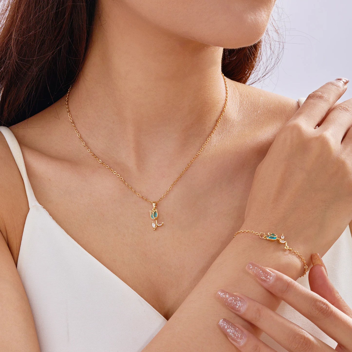 Bracelet avec pendentif tulipe doré et bleu