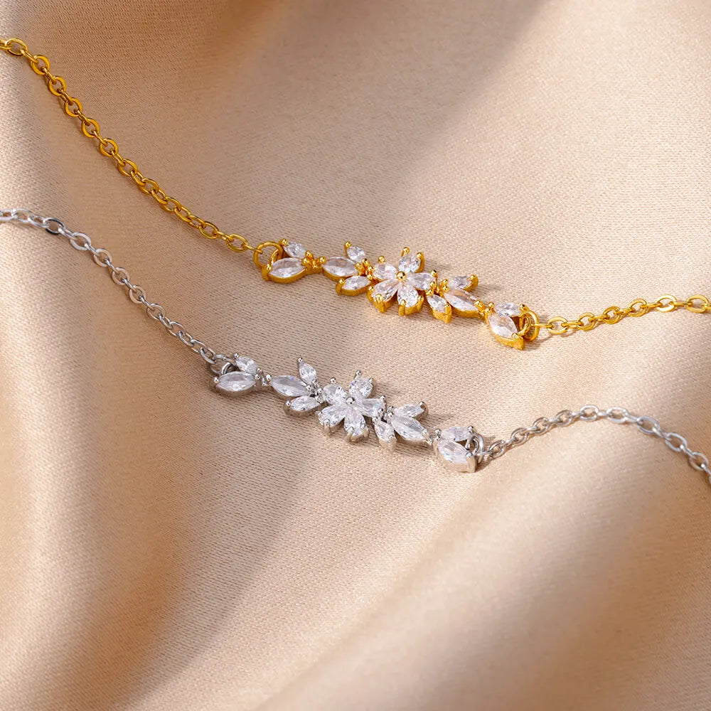Bracelet fleur argentée avec cristaux