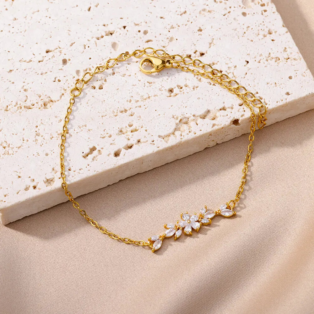 Bracelet fleur dorée avec cristaux