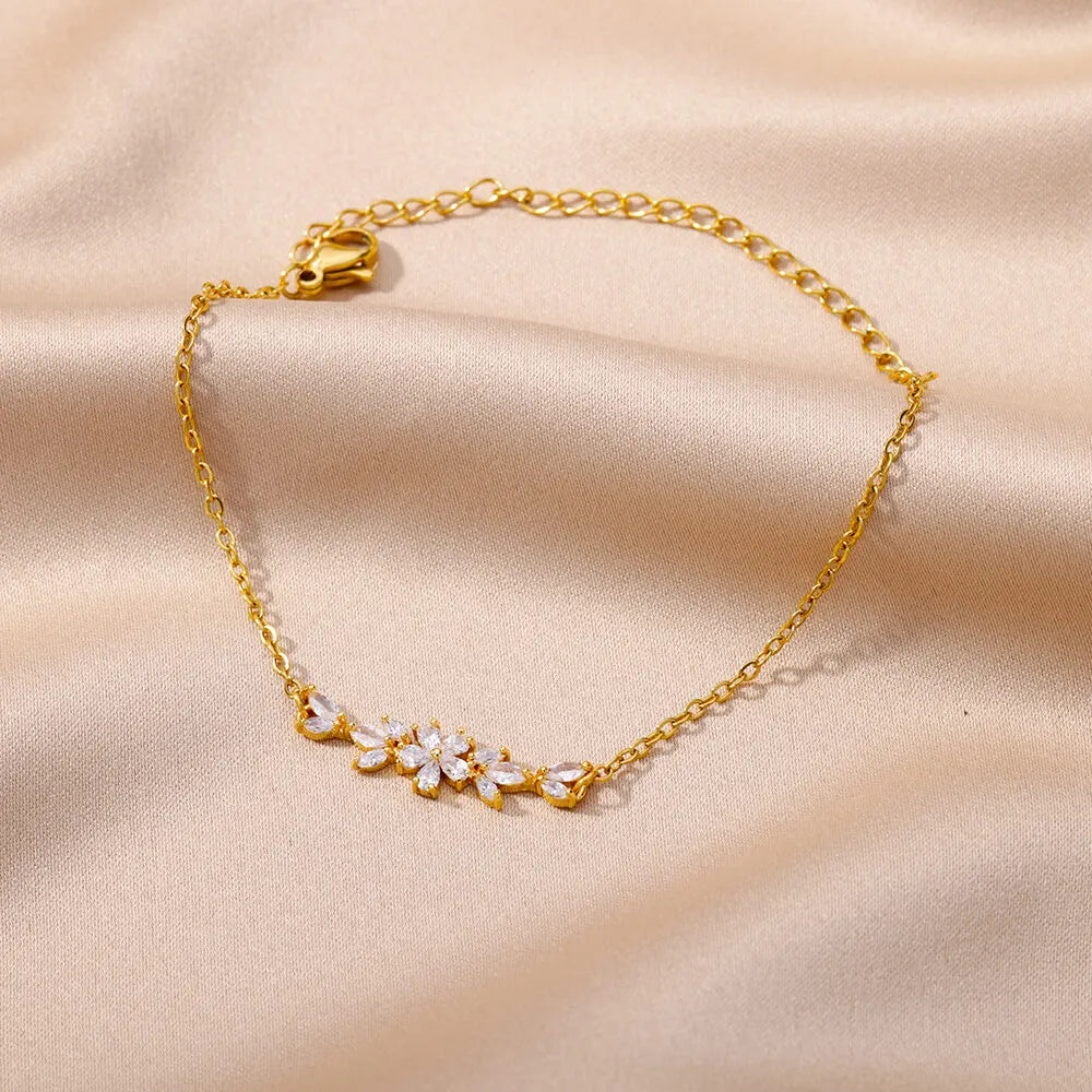 Bracelet fleur dorée avec cristaux