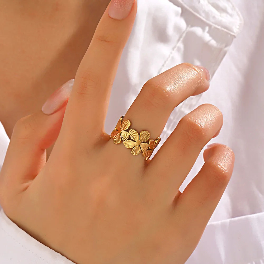 Bague ajustable dorée à fleurs multiples