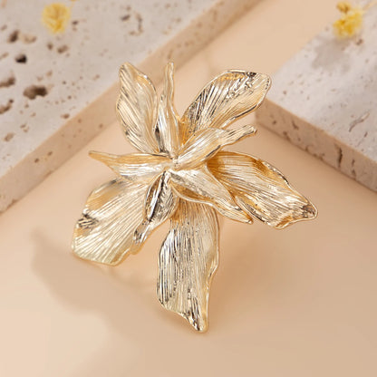 Bague fleur dorée design