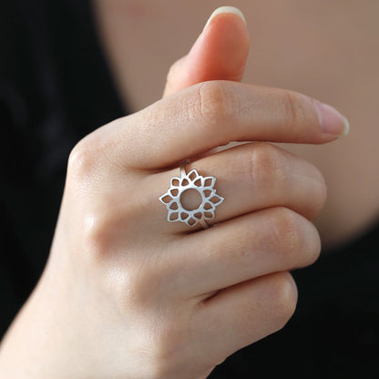 Bague fleur lotus argentée