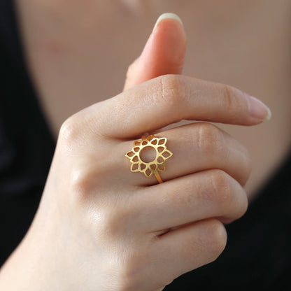 Bague fleur lotus dorée