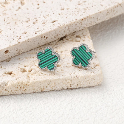 Boucles d'oreilles argentées à fleurs vertes multiples