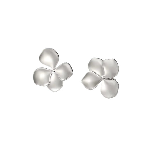 Boucles d'oreilles fleurs argentées à pétales lisses