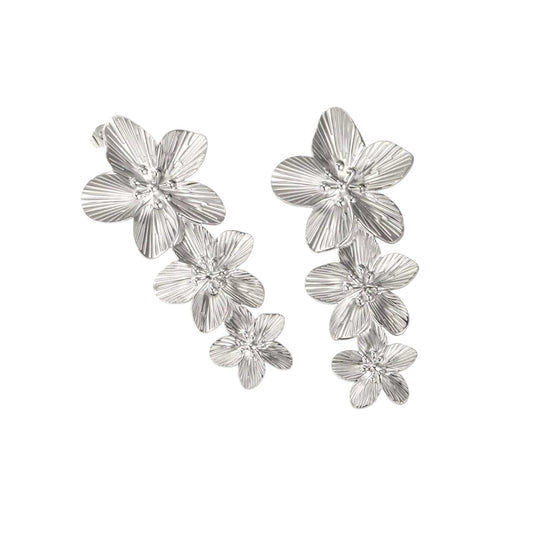 Boucles d'oreilles fleurs triples argentées
